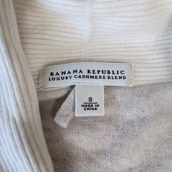Banana Republic Luxury Cashmere Wool Blend Sweater - Picture 8 of 9